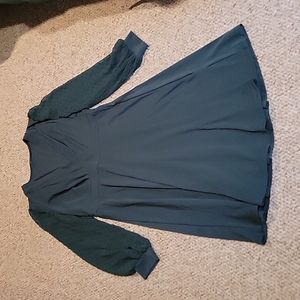 Green long sleeve holiday dress M NWOT #192